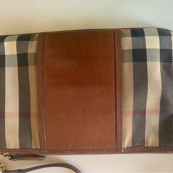 Burberry clutch - Picture 2 of 3